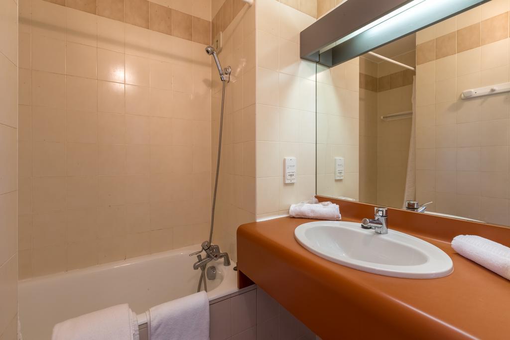 Aliotel Cazeres-sur-l'Adour Luaran gambar