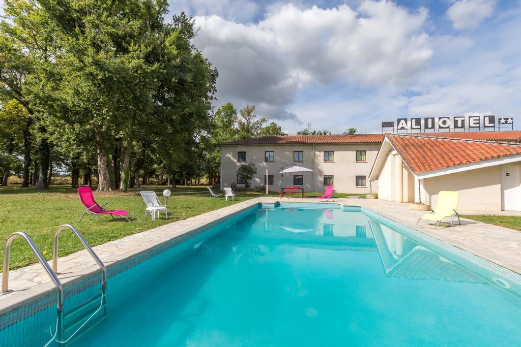 Aliotel Cazeres-sur-l'Adour Luaran gambar